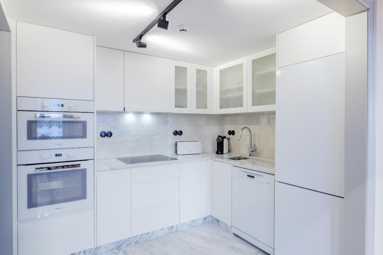Boutique Rentals - Toledos One & Only Apt In Historical Center Of Porto Buitenkant foto